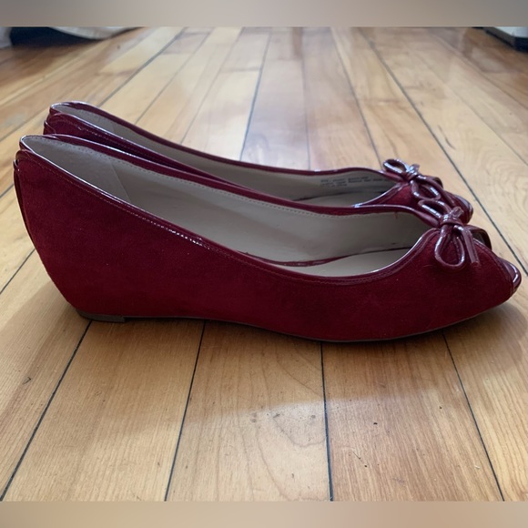 Franco Sarto Red Suede Shoes With Front Bow - Picture 2 of 5